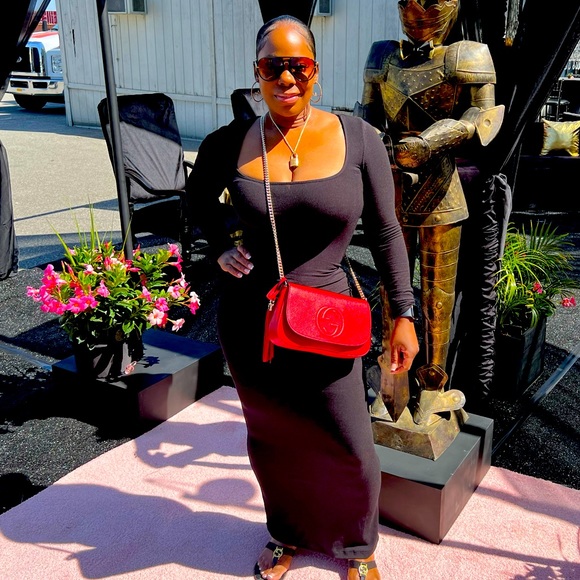 Meet your Posher, Samantha - Picture 1 of 1